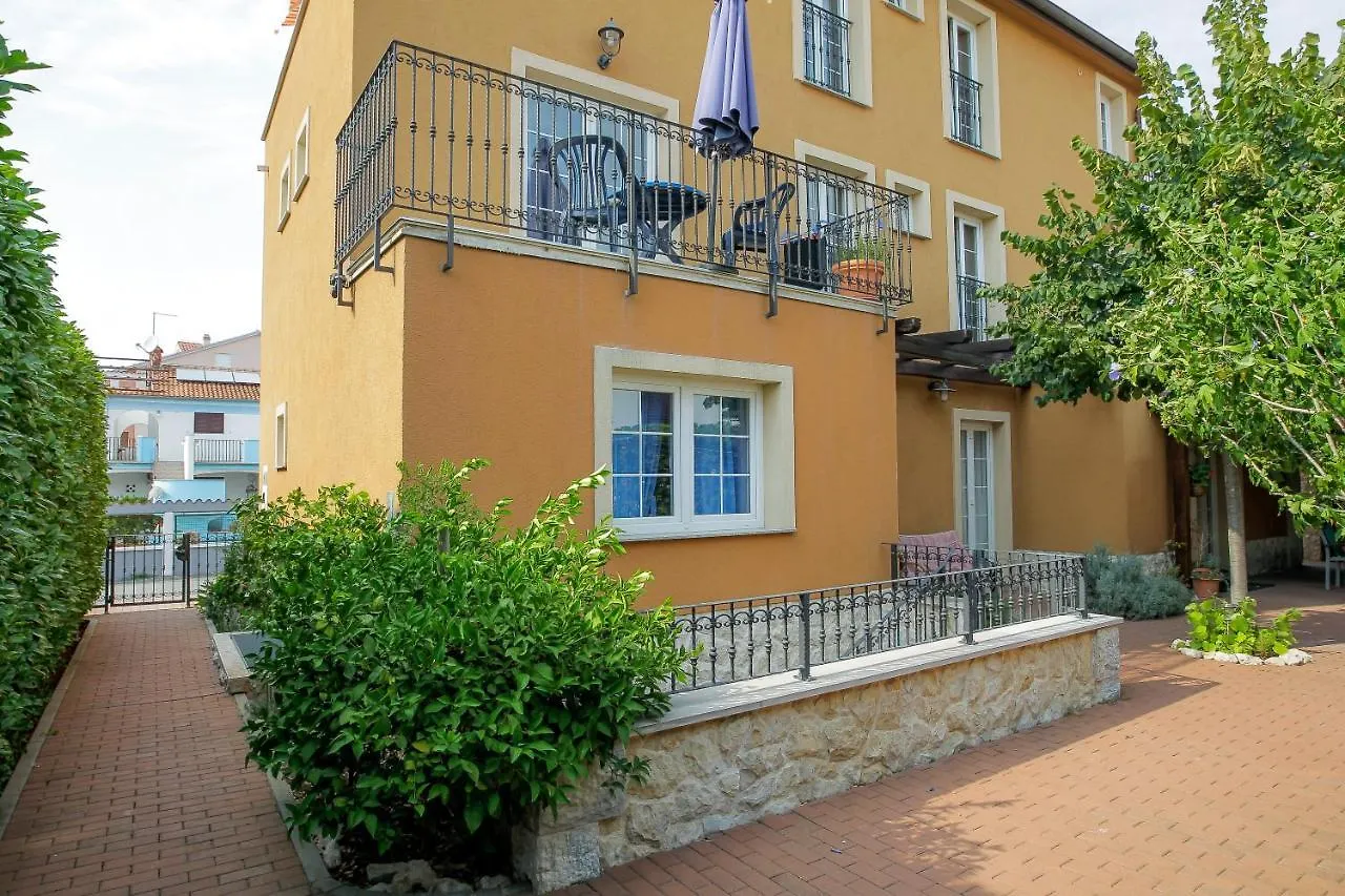 Rougemarin Apartments contacts